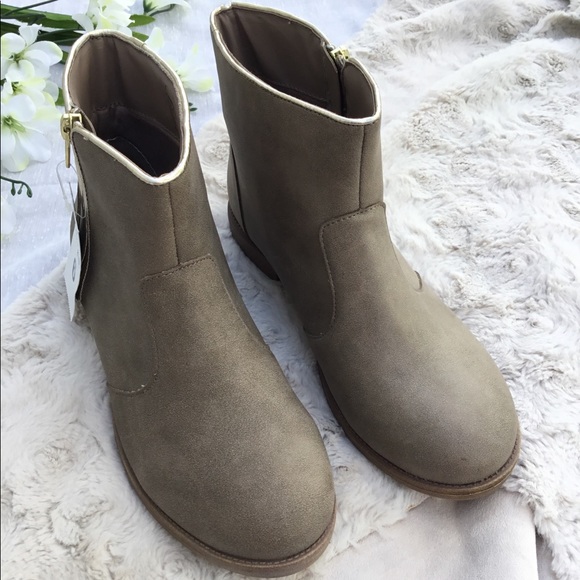 Tan ankle zipper boots - Picture 8 of 8